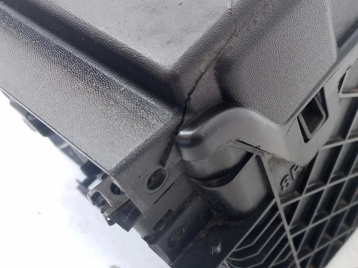 Base de Batería Renault Trafic III 244460003R image 6