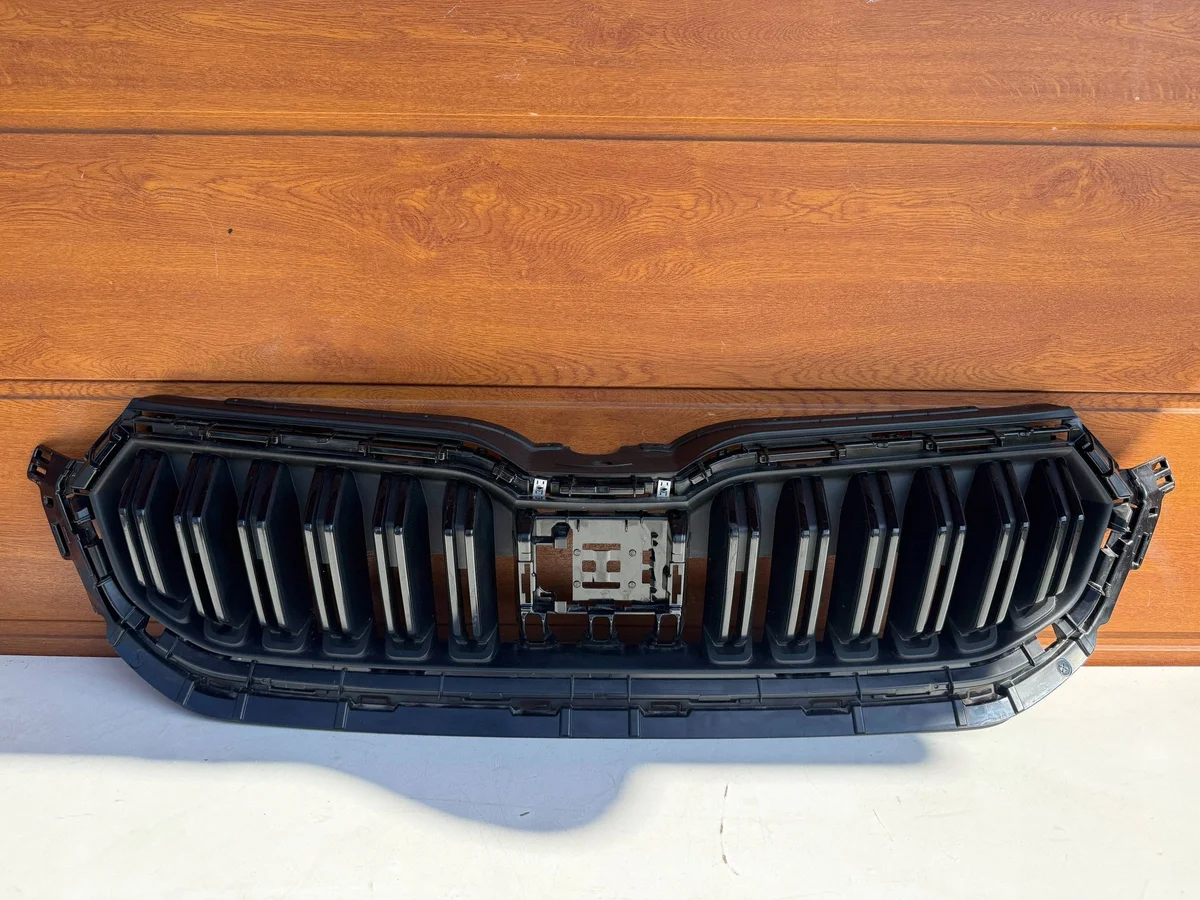 Grille Skoda Kamiq 23- Gebruikt OEM 658853653C