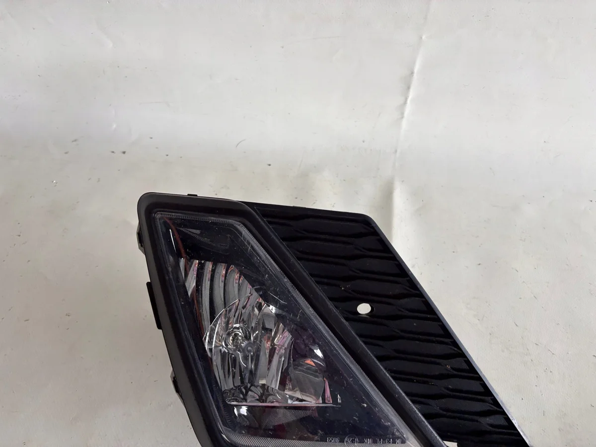 SEAT IBIZA V Halogeenivalo Vasen 6F0941701A