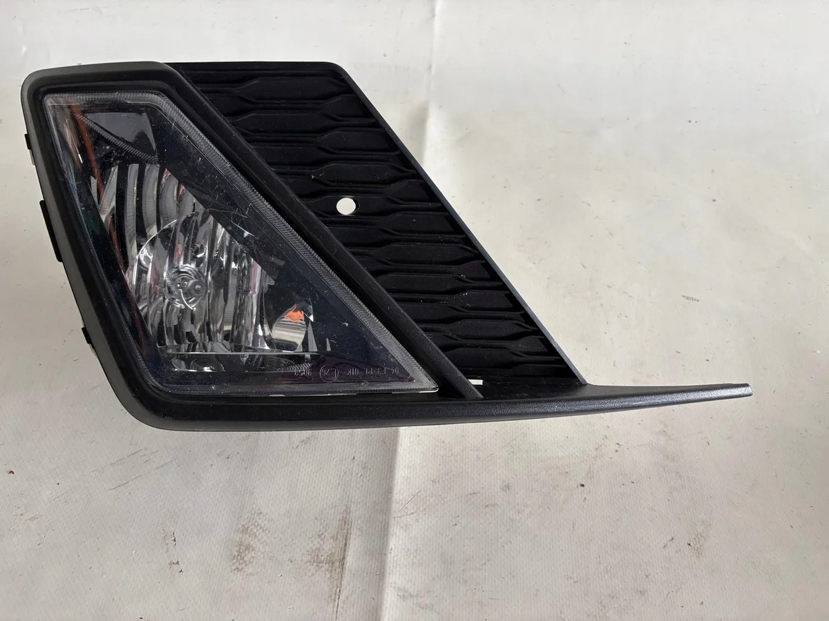 Farol SEAT IBIZA V Esquerdo Usado 6F0941701A image 3
