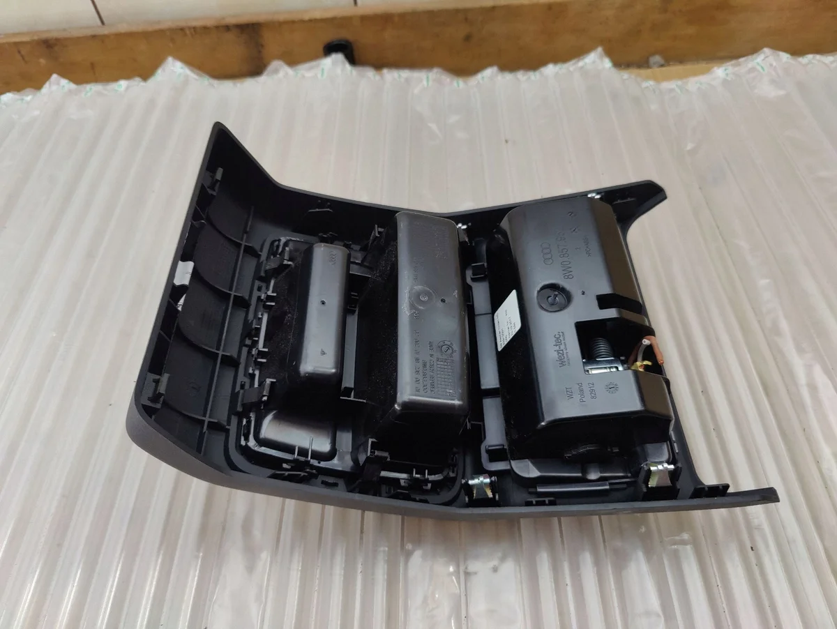 Audi A4 B9 A5 Cache Console 8W0864376 image 4