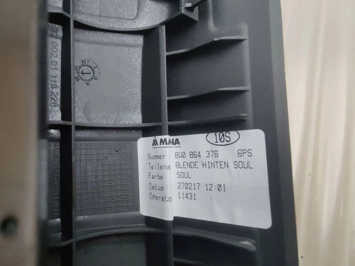Audi A4 B9 A5 Cache Console 8W0864376 image 5