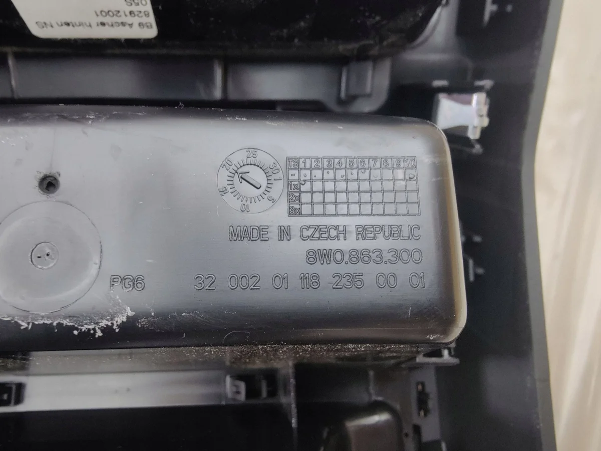 Audi A4 B9 A5 Cache Console 8W0864376 image 7