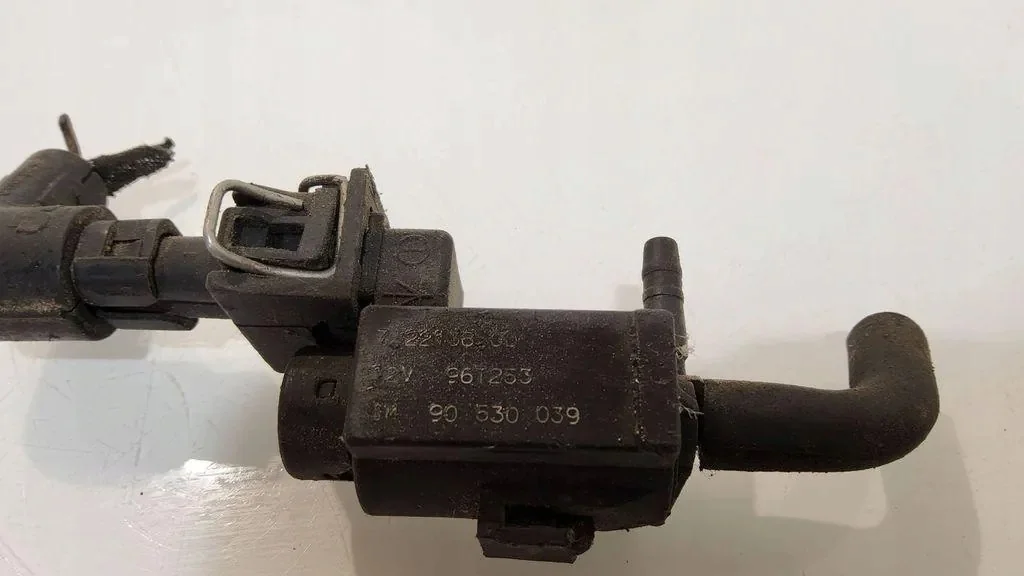 Opel Zafira A 2.0D Solenoid Valve