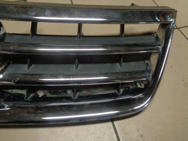 VW Touareg Grill 7L6853653A OE image 9