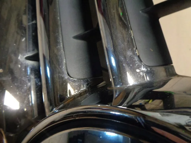 VW Touareg Grill 7L6853653A OE image 10