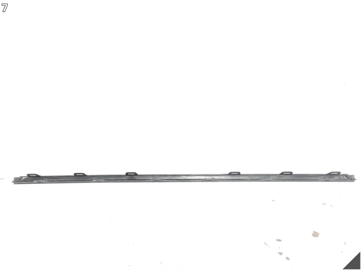 Moldura Parachoques Trasero Skoda Superb IV B9 image 8
