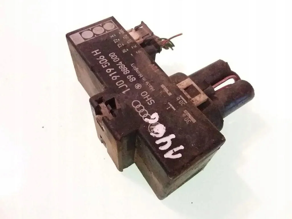 Audi A3 Radiator Fan Module 1J0919506H image 3
