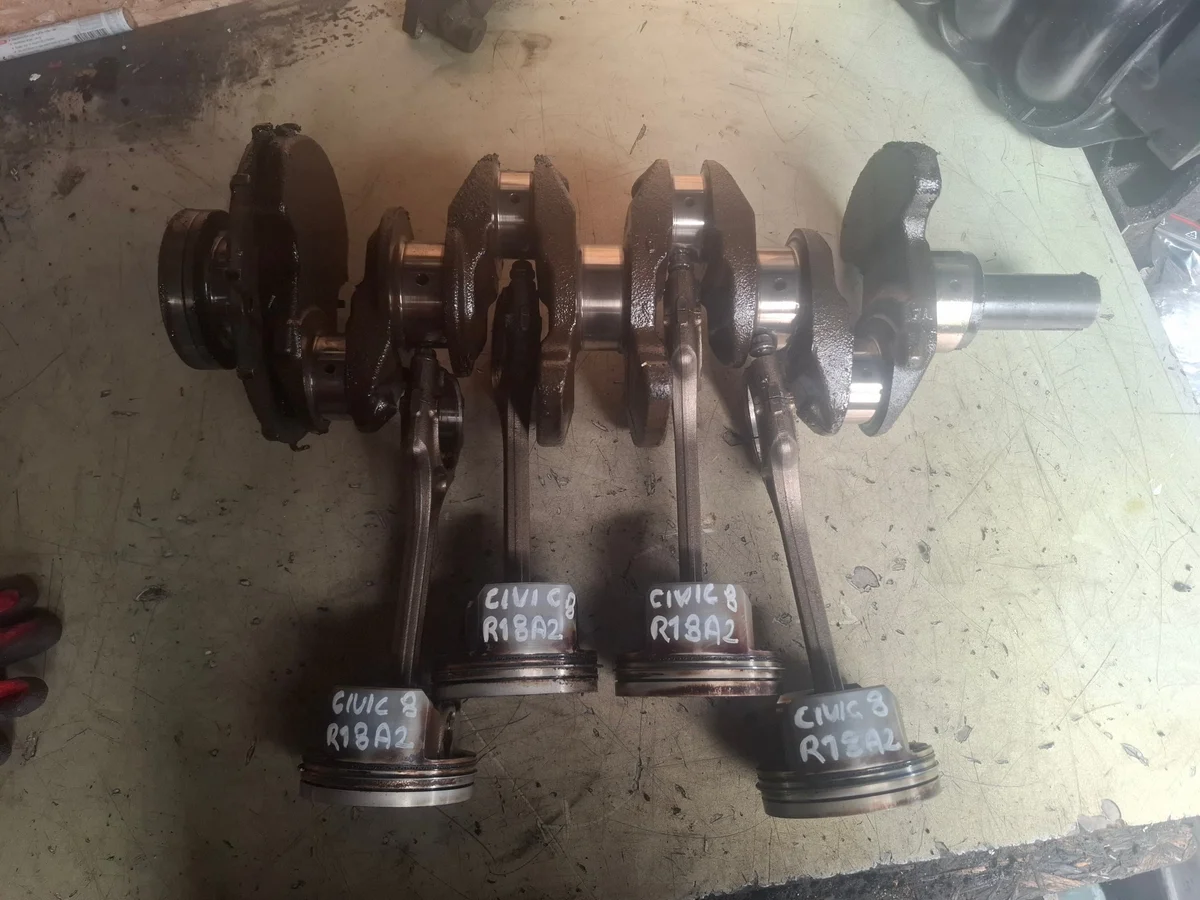Honda Civic VIII R18A2 1,8 Kolv