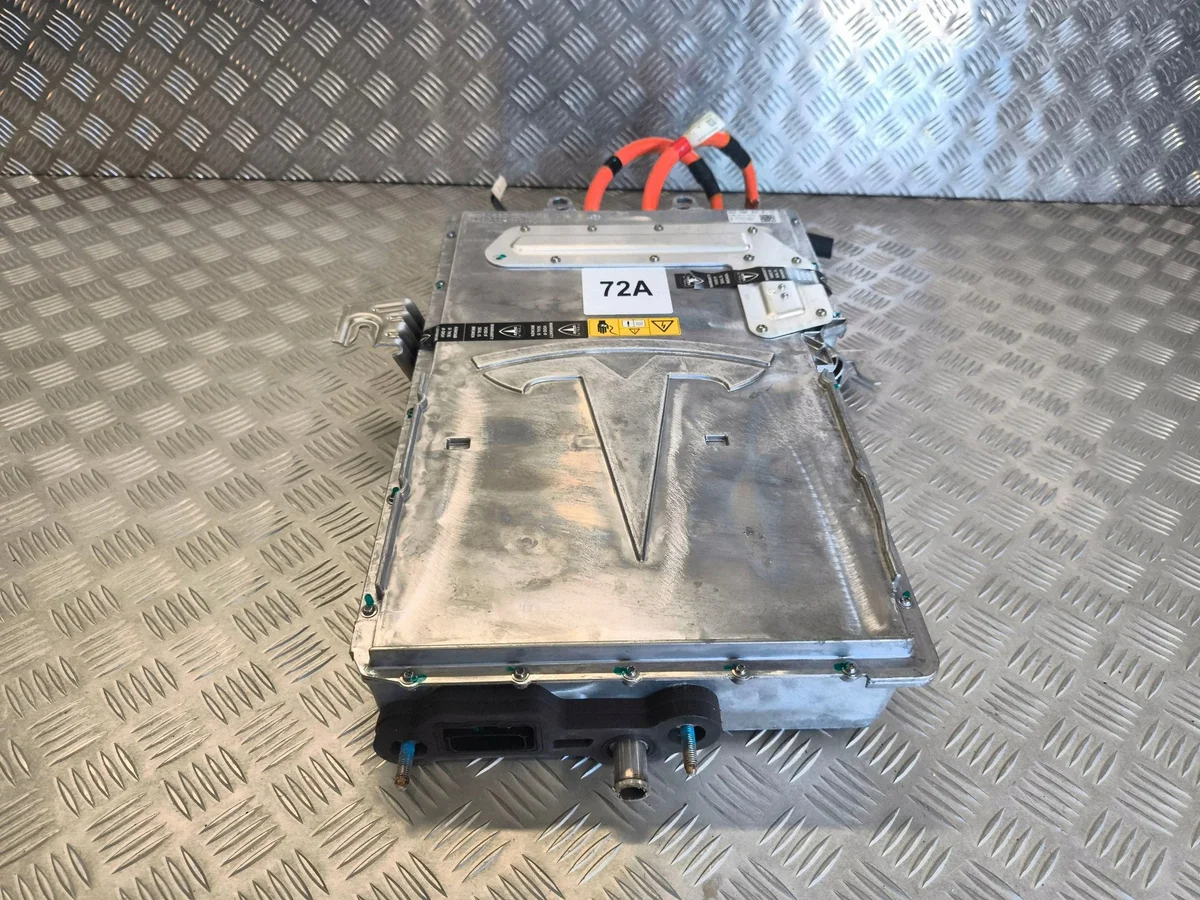 Tesla Model X Invertteri 103825100E Käytetty