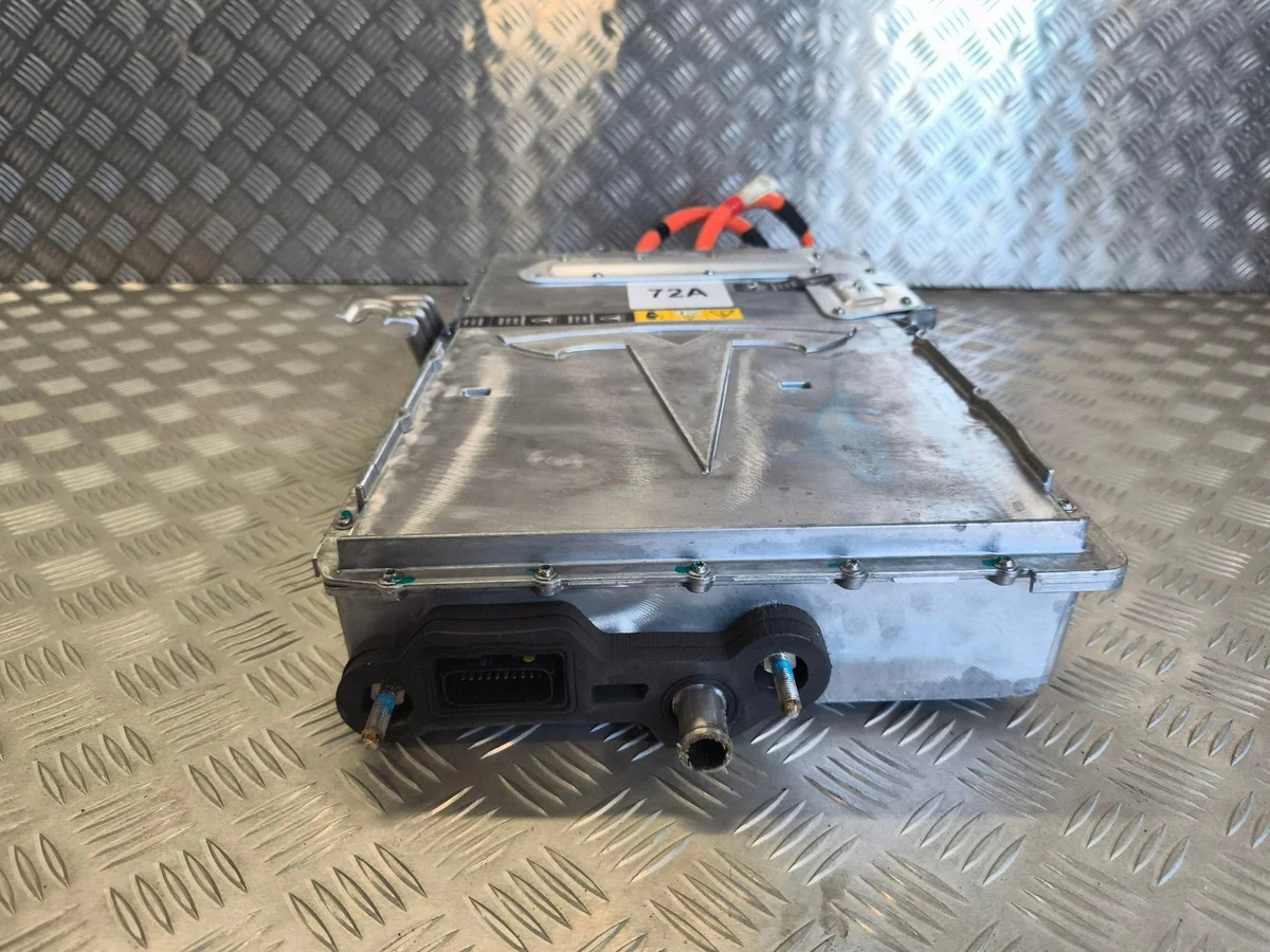 Tesla Model X Inversor 103825100E Usado image 3