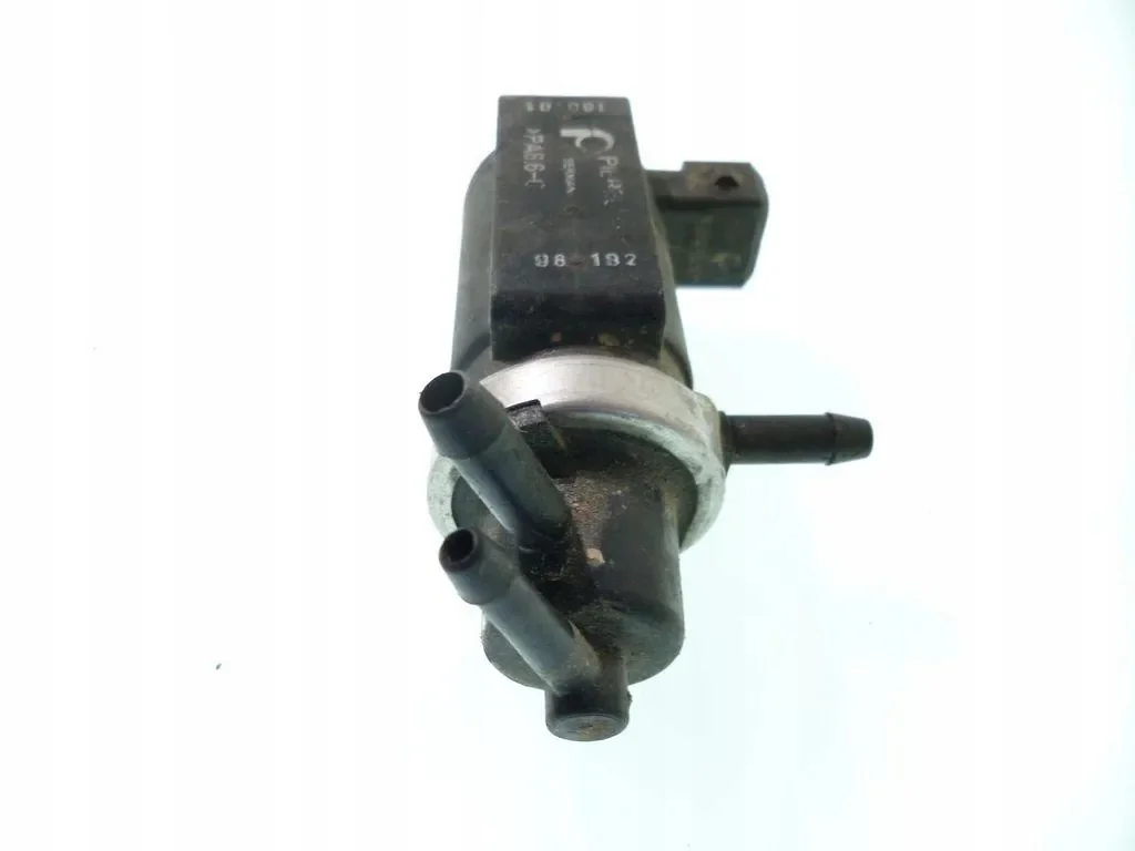 Audi A6 C5 2.5 TDI magnetventil 8D0906627