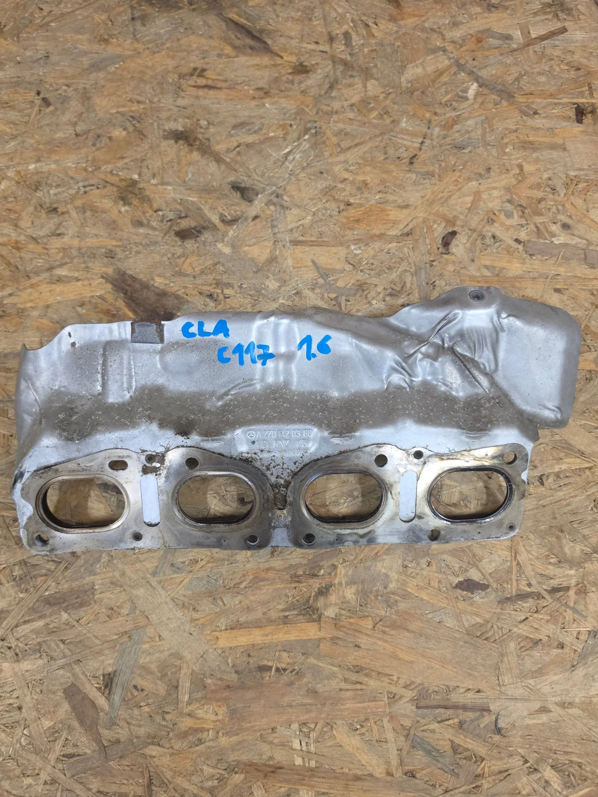 MERCEDES CLA W117 1.6 Lämpösuoja A2701420380