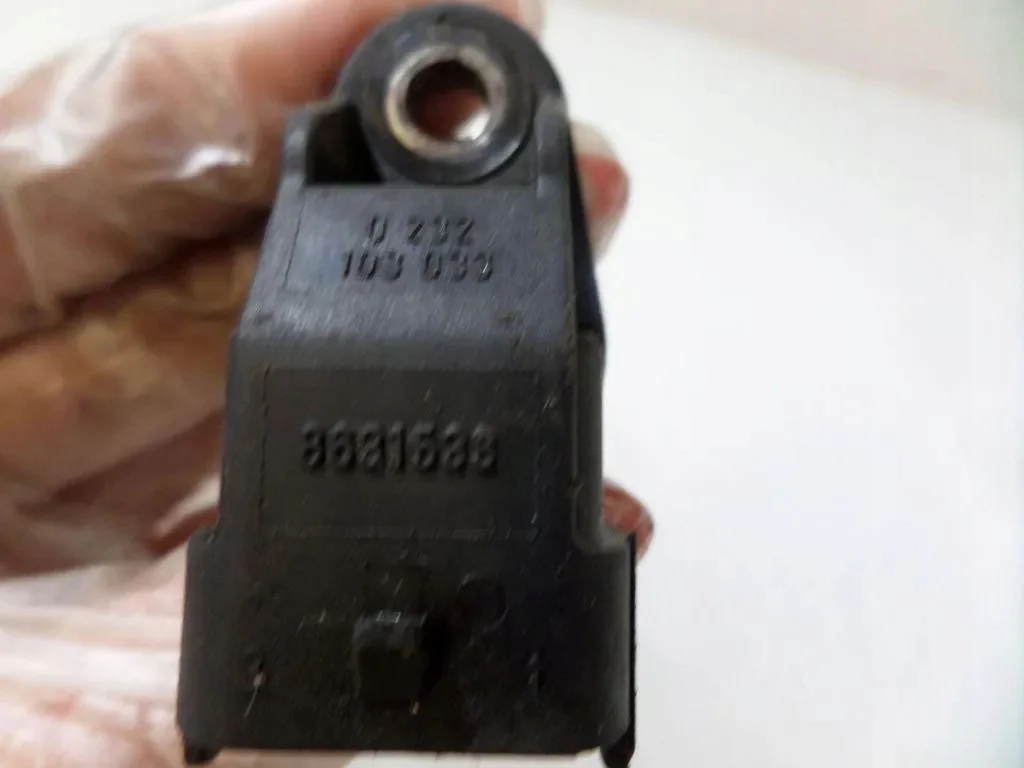 Volvo S60 Hall-anturi 2.4L 0232103033 Käytetty