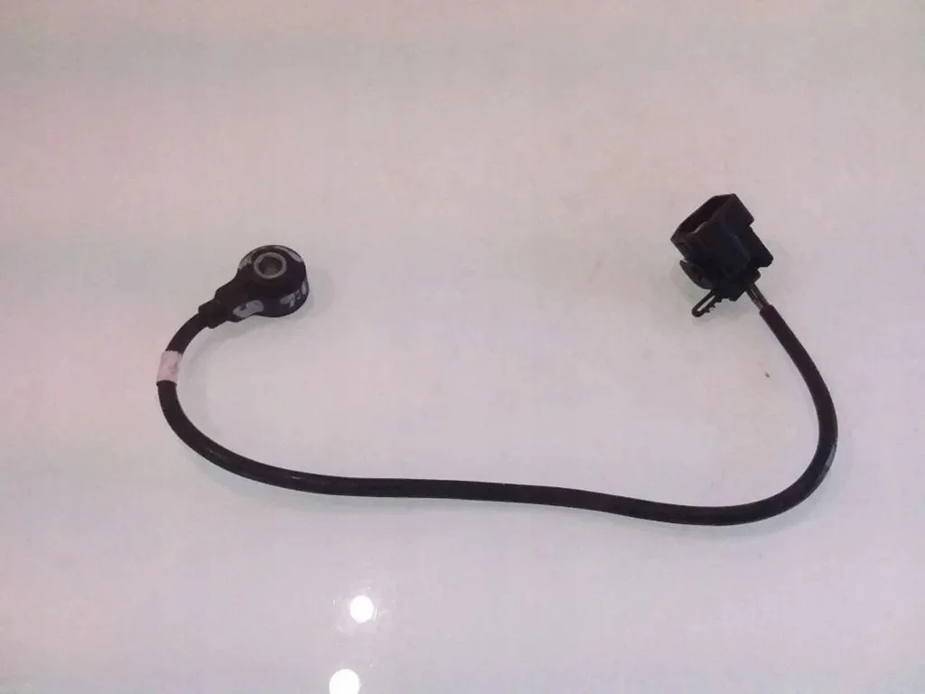 Capteur de cliquetis Ford Focus 1072086B