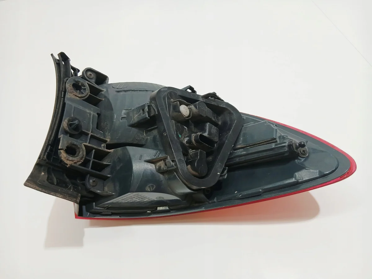 Takavalaisin oikea BMW F31 LCI 7372210 image 6