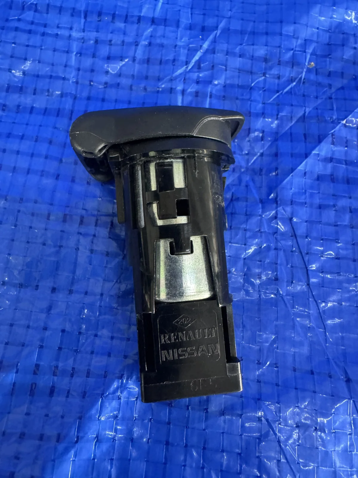 Renault Scenic E-Tech V Cigarette Lighter Socket image 4