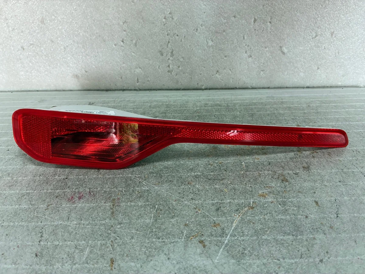 Luz trasera derecha Volvo XC40 32228782 image 3