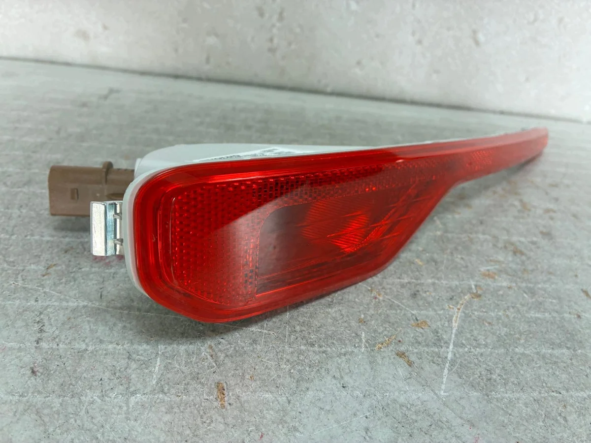 Luz trasera derecha Volvo XC40 32228782 image 4