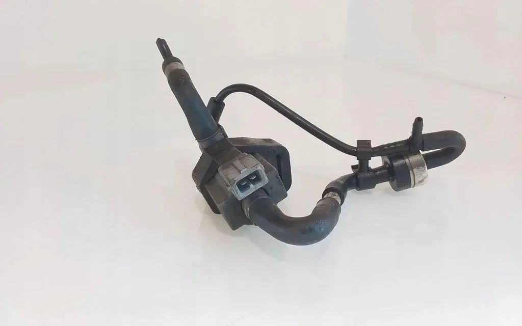 Porsche Cayenne II 7P5 4.8 V8 T undertrycksventil image 3