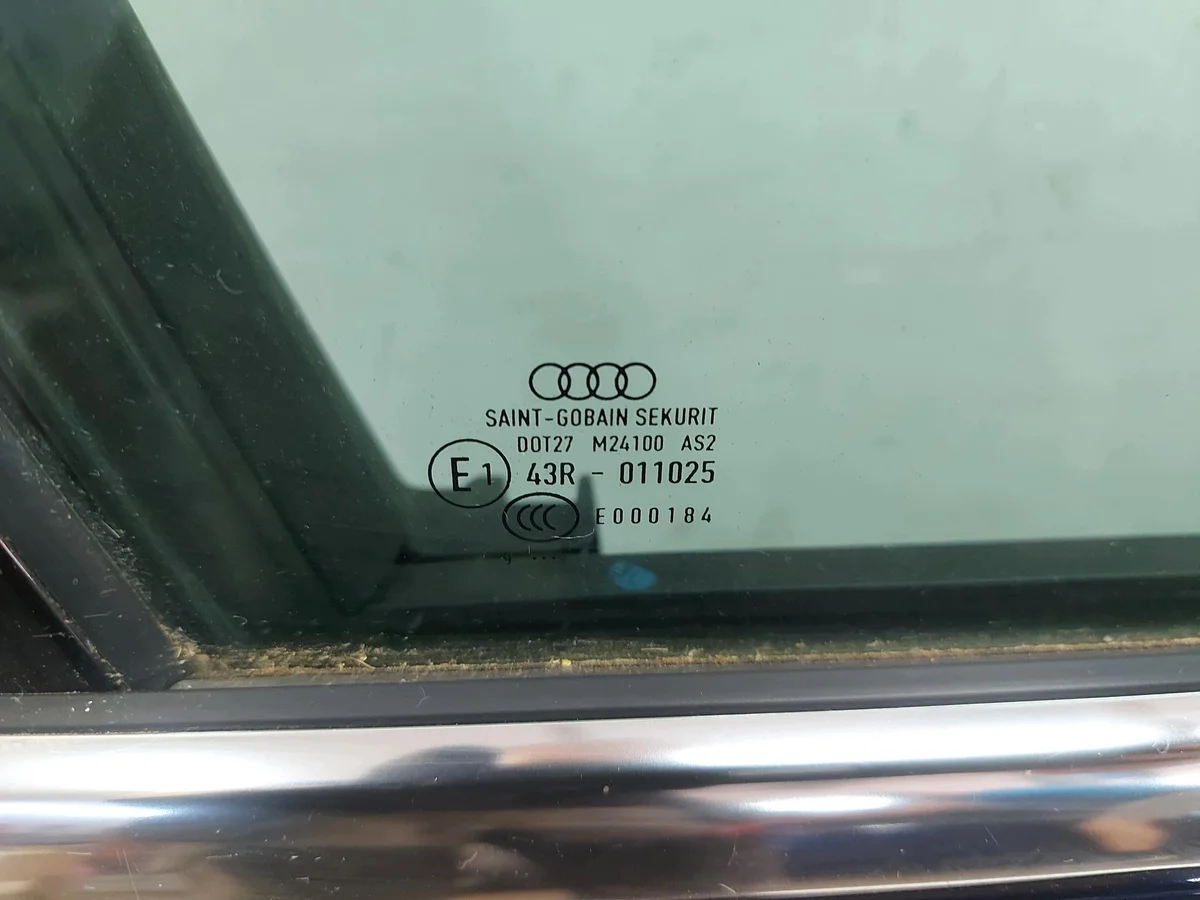 Audi A4 B9 Kombi Tür Rechts Vorne Blau LX5H image 3