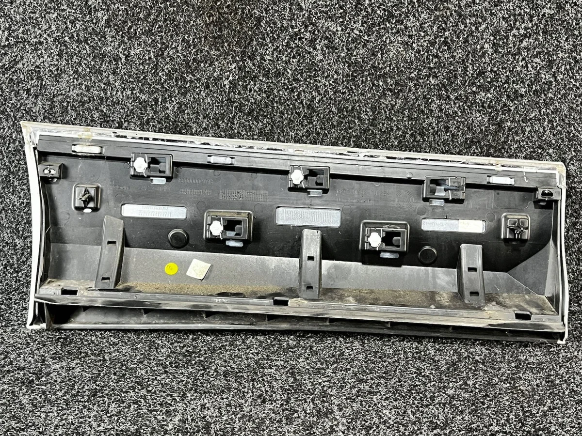VW Tiguan 2018 Bakdörrlist Vänster 5NA854949M image 3