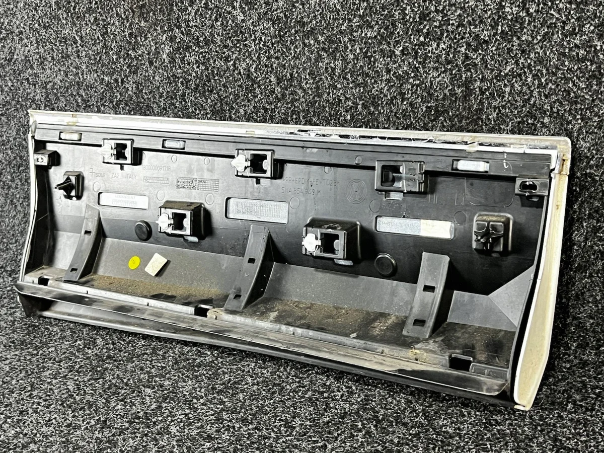 VW Tiguan 2018 Bakdörrlist Vänster 5NA854949M image 4