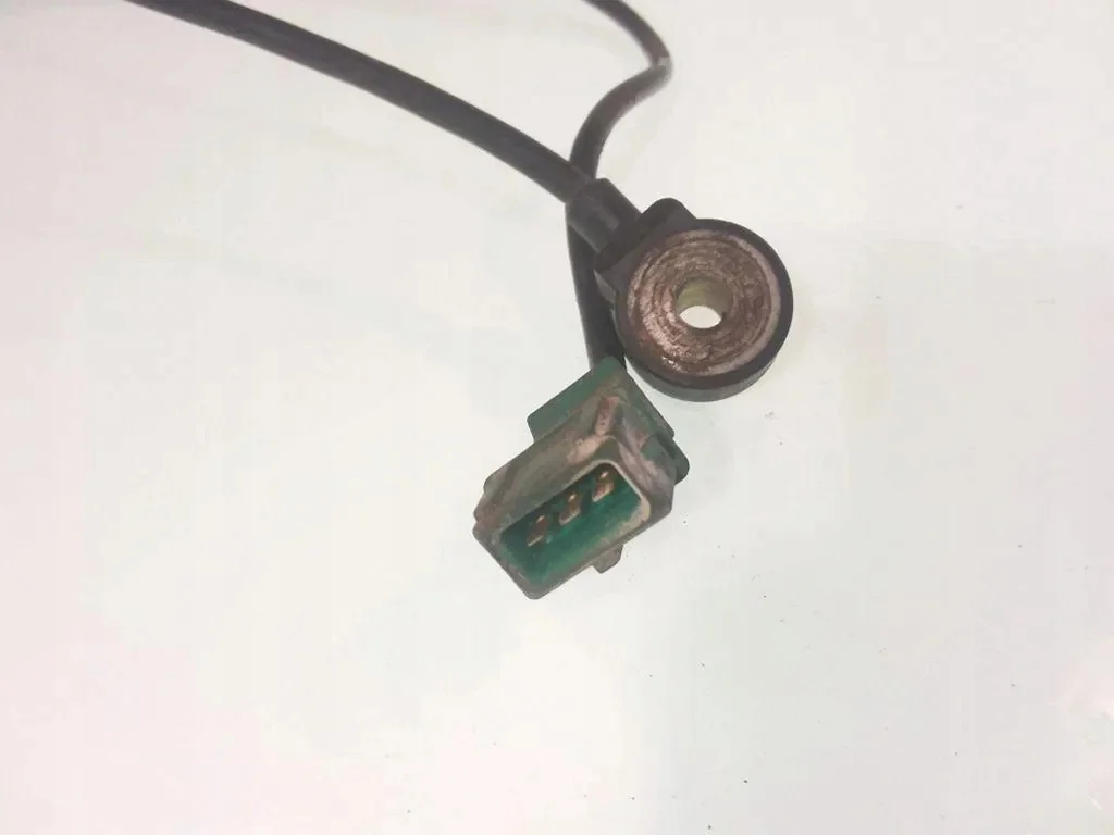 Sensor de impacto Audi A4 B5 1.6 1996 image 3