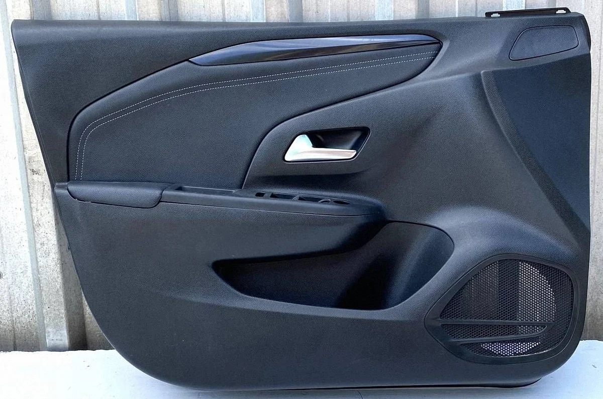 Opel Corsa F deurpaneel links voor 5D