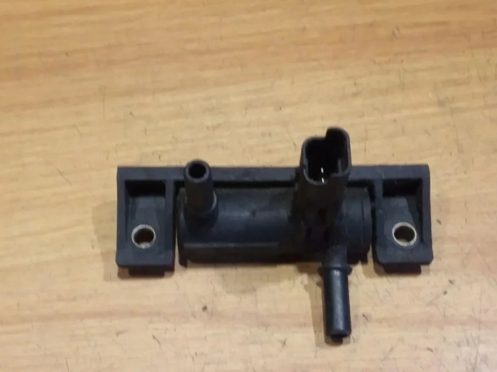 Polttoainepaineanturi Peugeot 607 9637705080