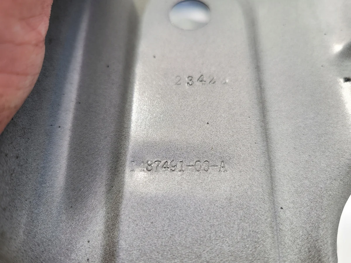 Support phare gauche Tesla Model Y 1487491-00-A image 3