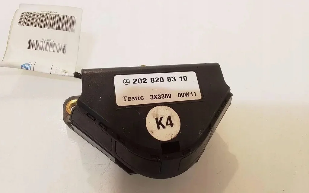 Mercedes-Benz C W202 Rörelsesensor 2028208310