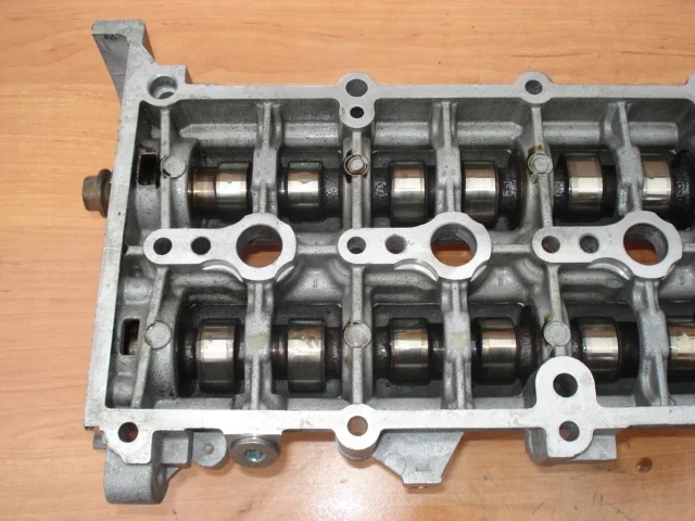 Couvre-culasse Opel Astra H Zafira B 1.9 CDTI image 8