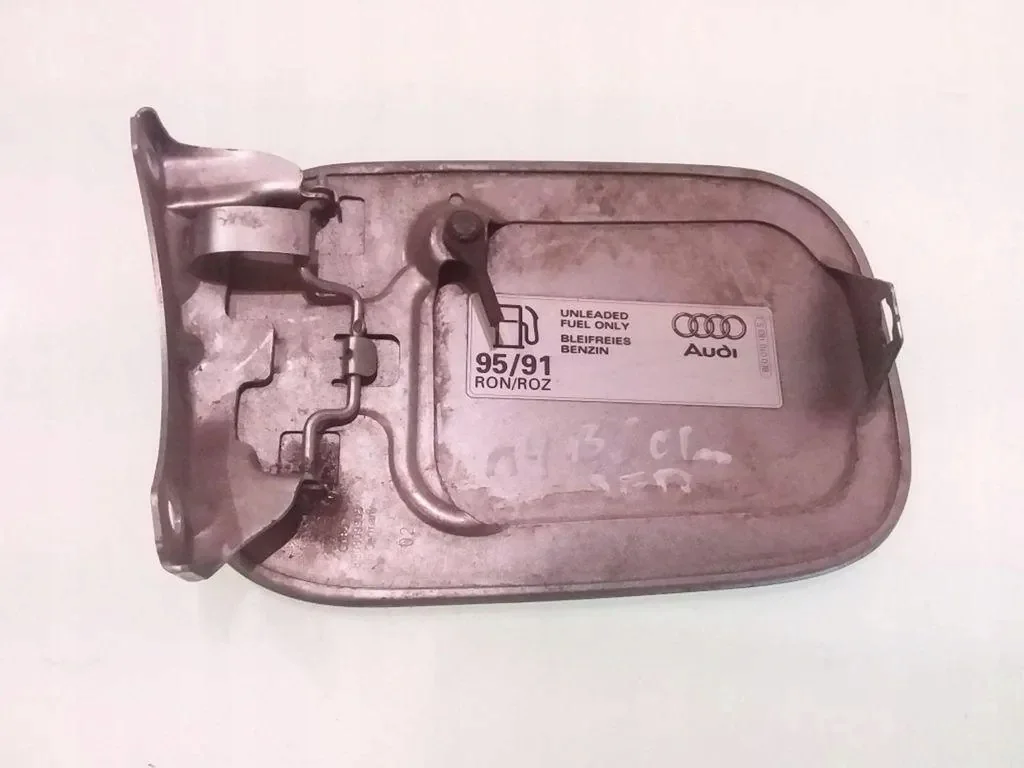 Polttoainetankin luukku Audi A4 B7 8E0010183S