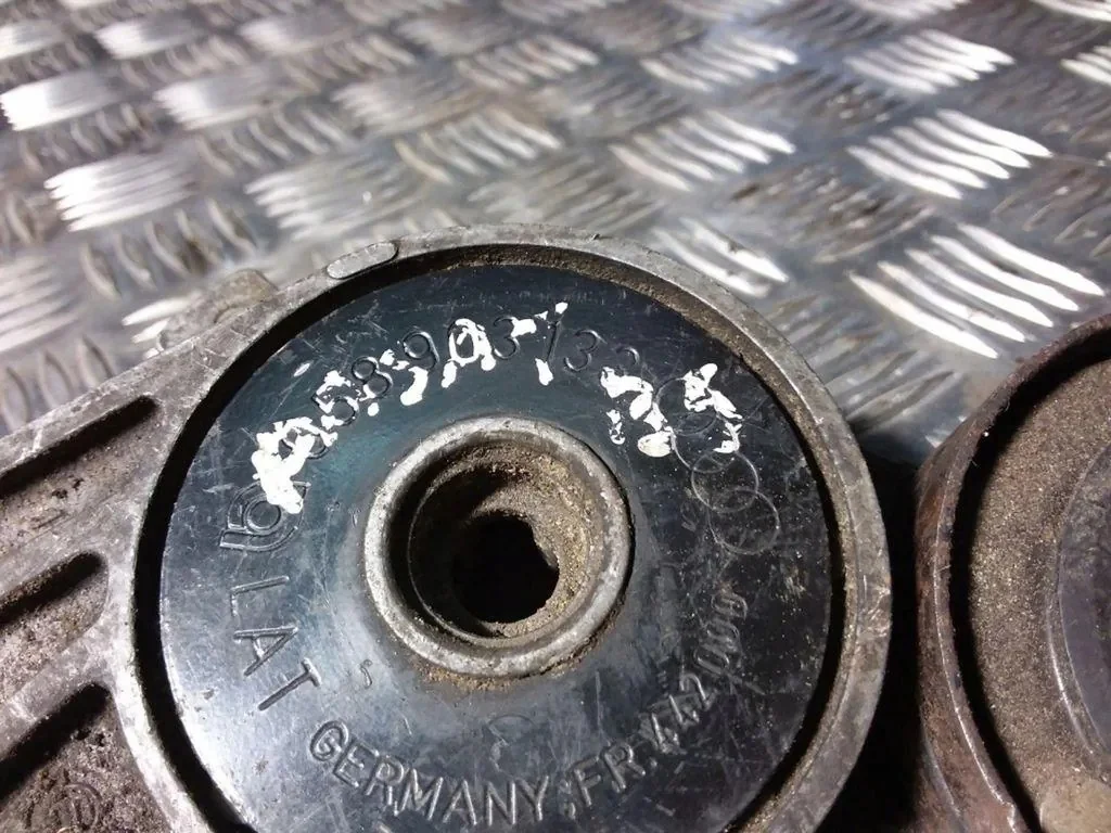Hihnankiristin VW Passat B5 1.6L 058903133