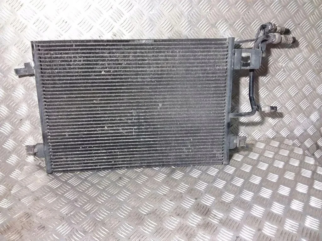 Audi A4 B5 / Passat B5 1.8 ilmastointilämmitin image 3