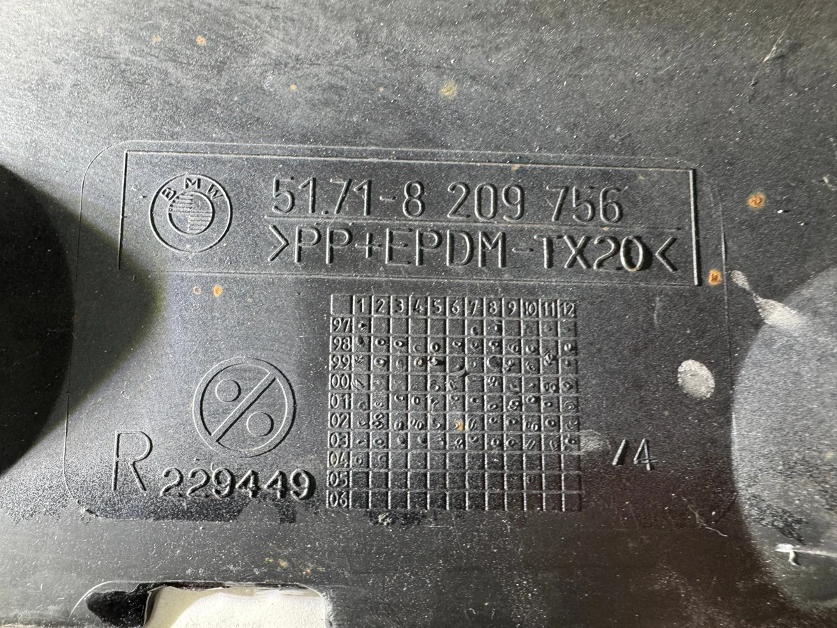 BMW E46 Right Rocker Panel Cover Used image 3