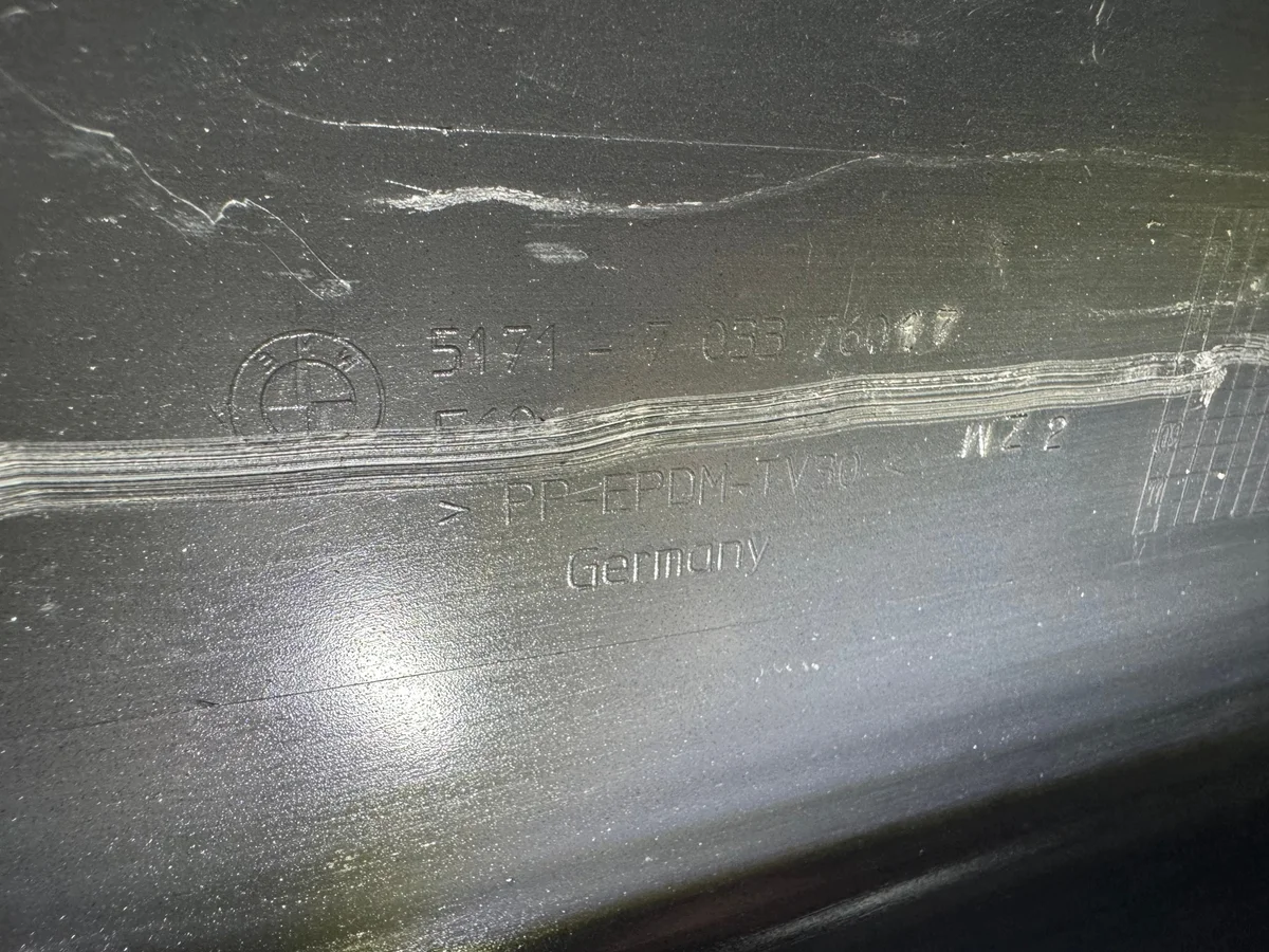 BMW E60 Right Rocker Panel Cover Used image 3