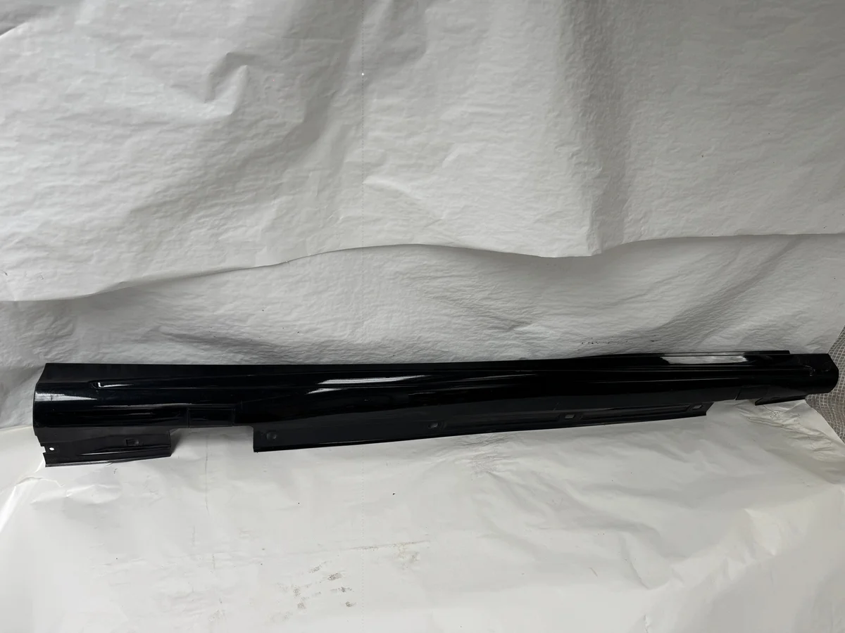 Mercedes W176 AMG Höger Tröskelpanel OEM A1766980154 image 2