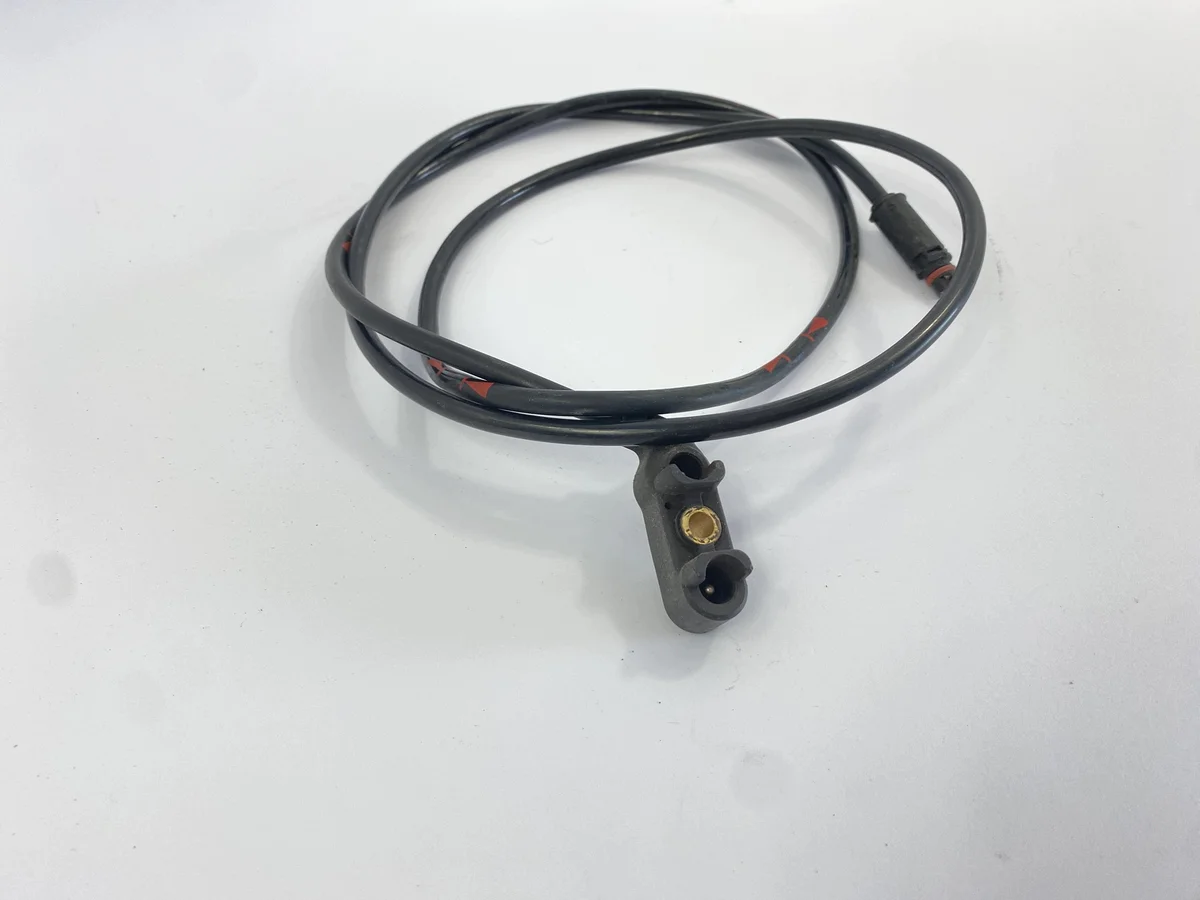 Sensor ASR Traseiro Direito W124 Usado image 10