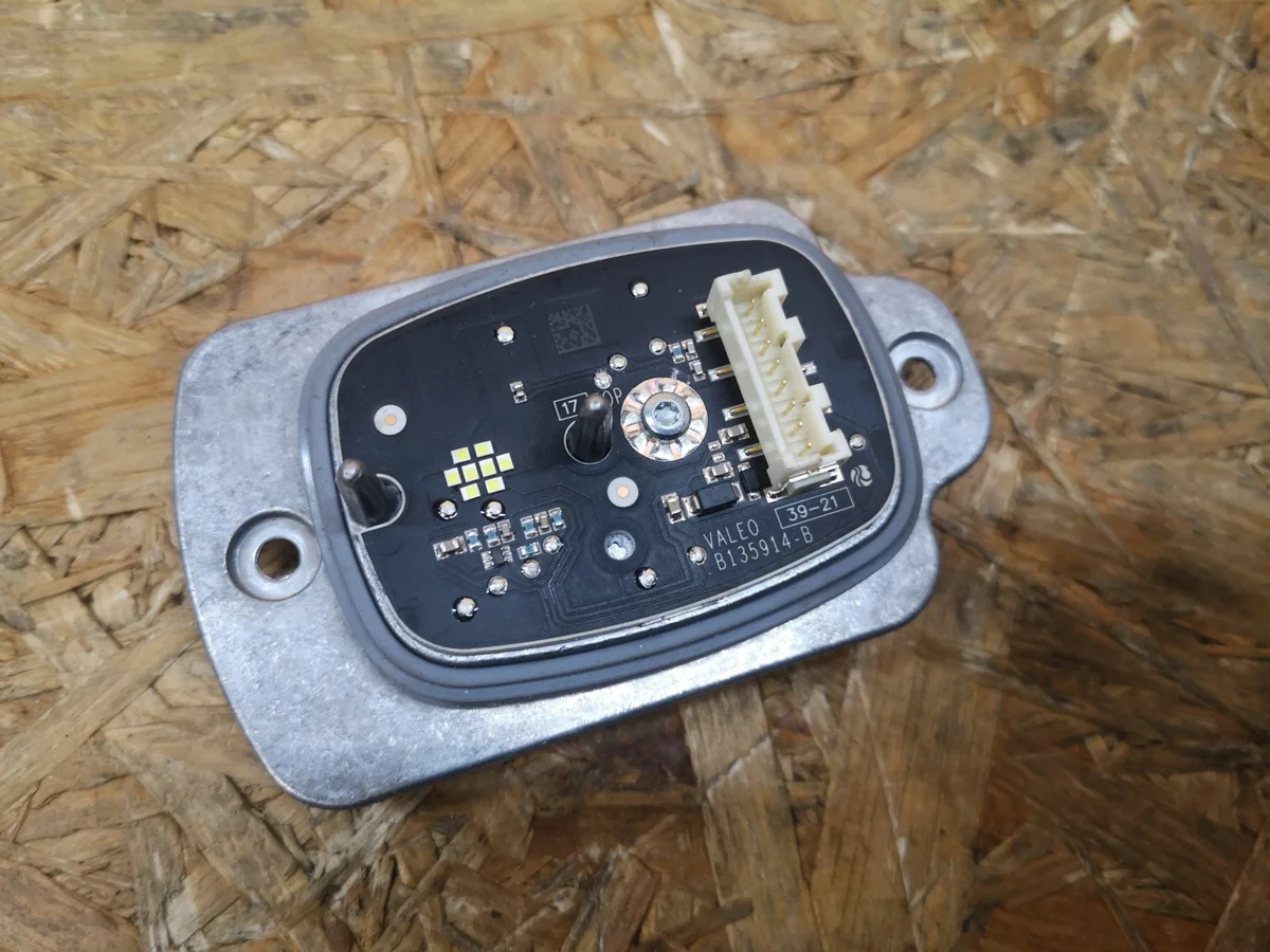 Ford Kuga Mk3 LED Lampomvandlare 90166531