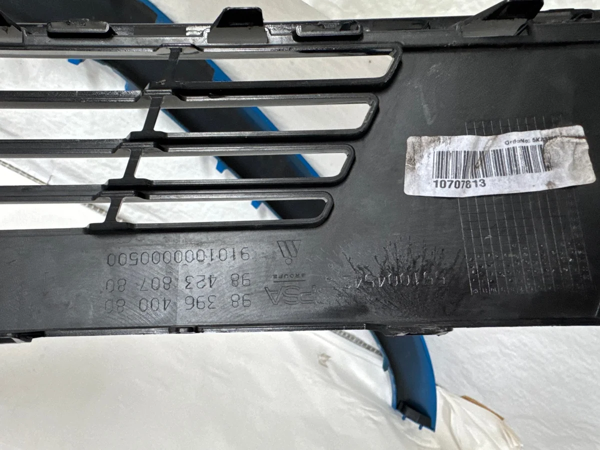 Grelha Opel Astra VI 6 Usada OEM 9839947780 image 3