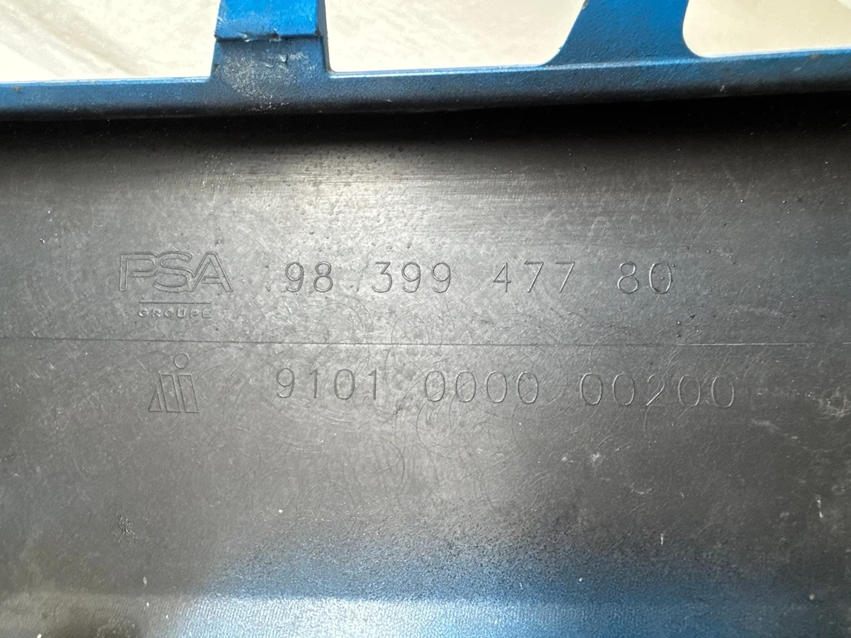 Grelha Opel Astra VI 6 Usada OEM 9839947780 image 4