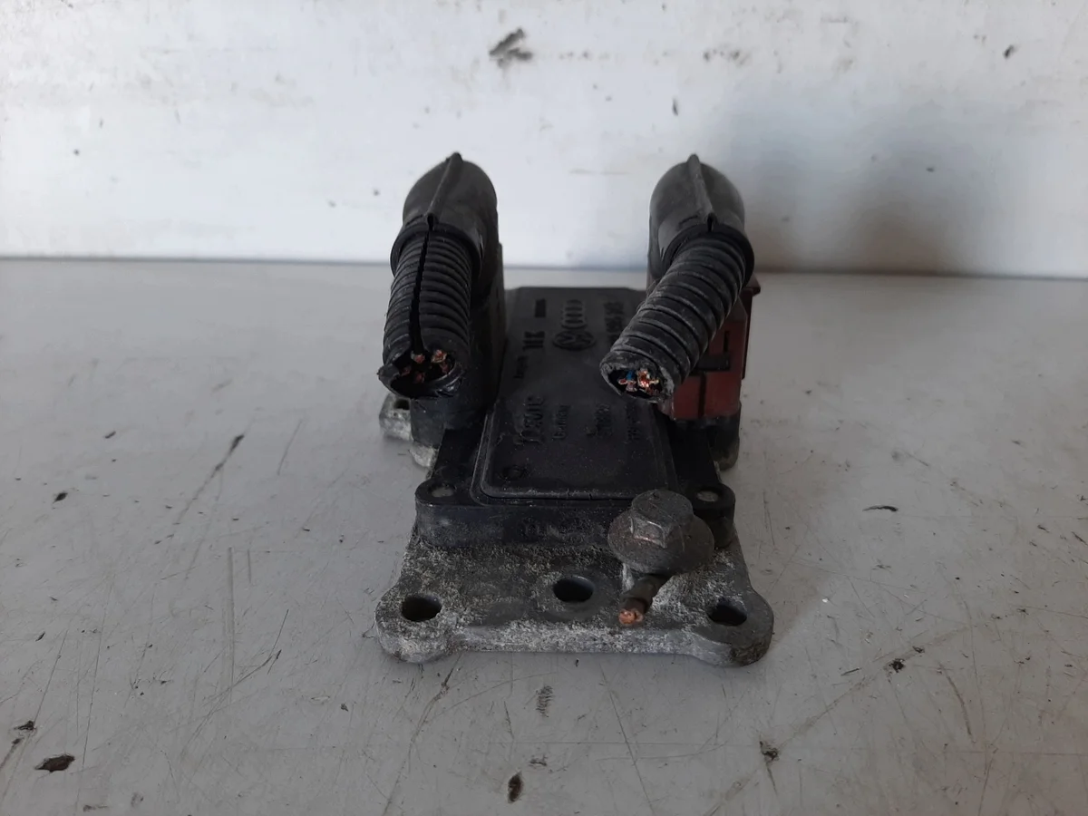 VW Bora Variant Ignition Module 2.3 V5 Used