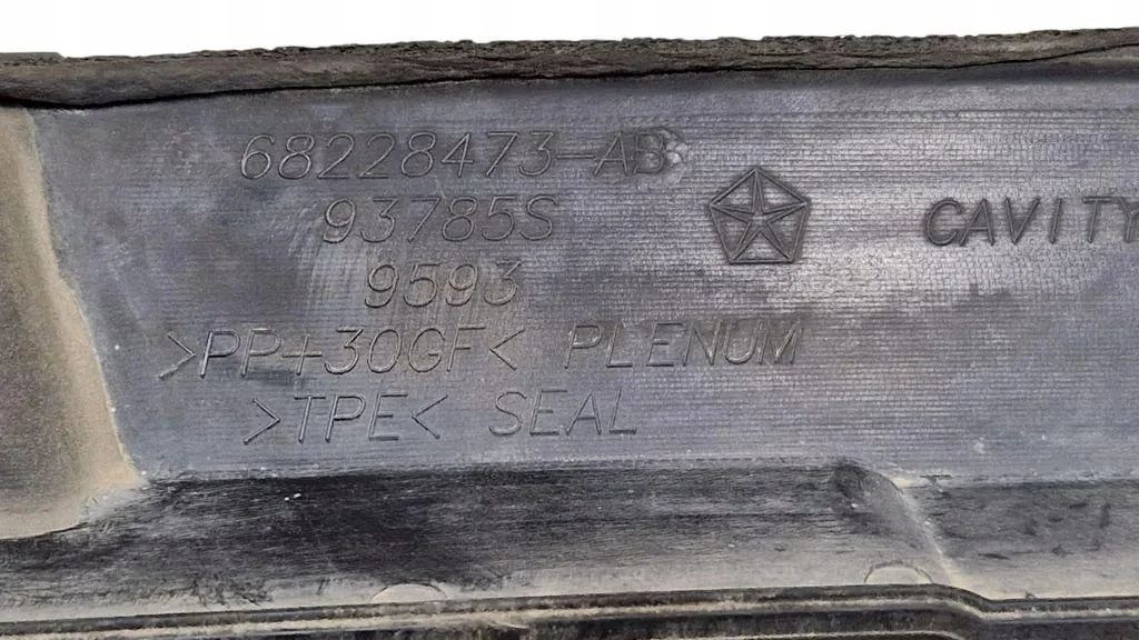 Plastica tergicristallo CHRYSLER PACIFICA 68228473AB image 3