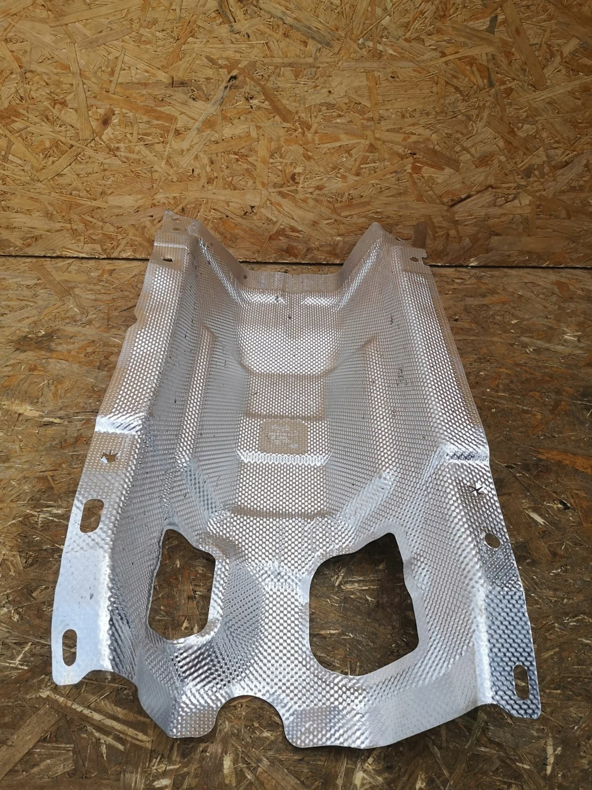 Ford Kuga Mk3 värmesköld LX6B-S114B04-AD