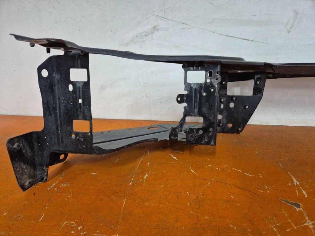 Volvo V70 XC70 frontpanel förstärkning image 8