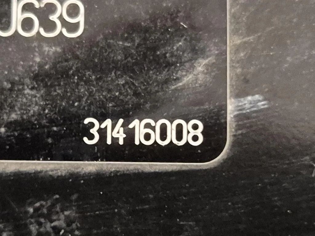 Volvo V70 XC70 frontpanel förstärkning image 10