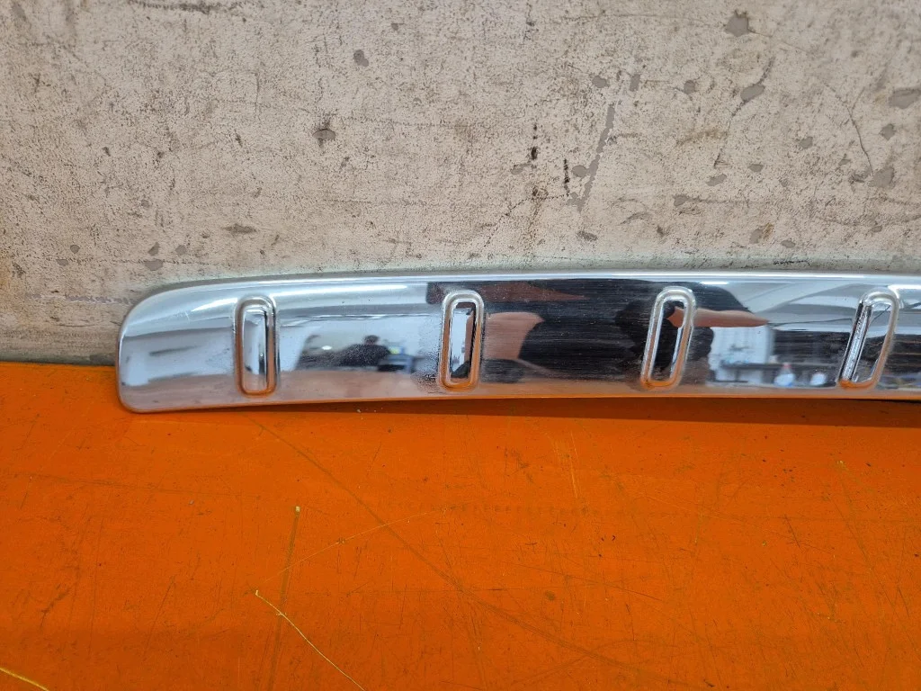 Moldura Cromada Parachoques Trasero Mercedes GLA H247