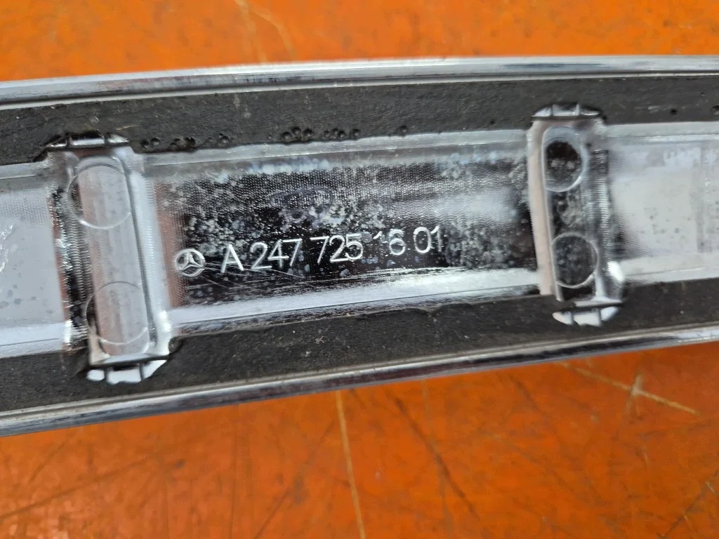 Moldura Cromada Mercedes GLA H247 Usada image 6